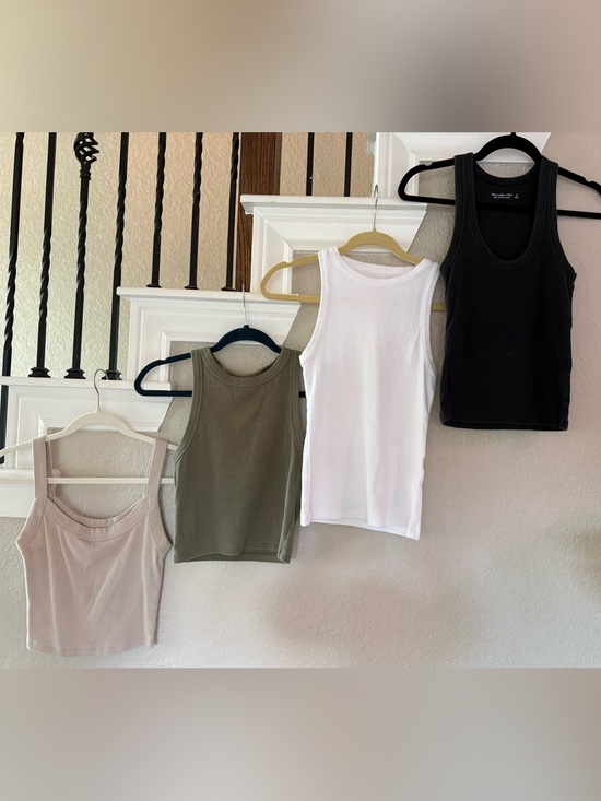 Abercrombie & Fitch Tops - Abercrombie & Fitch essential Tank Tops Set (s)